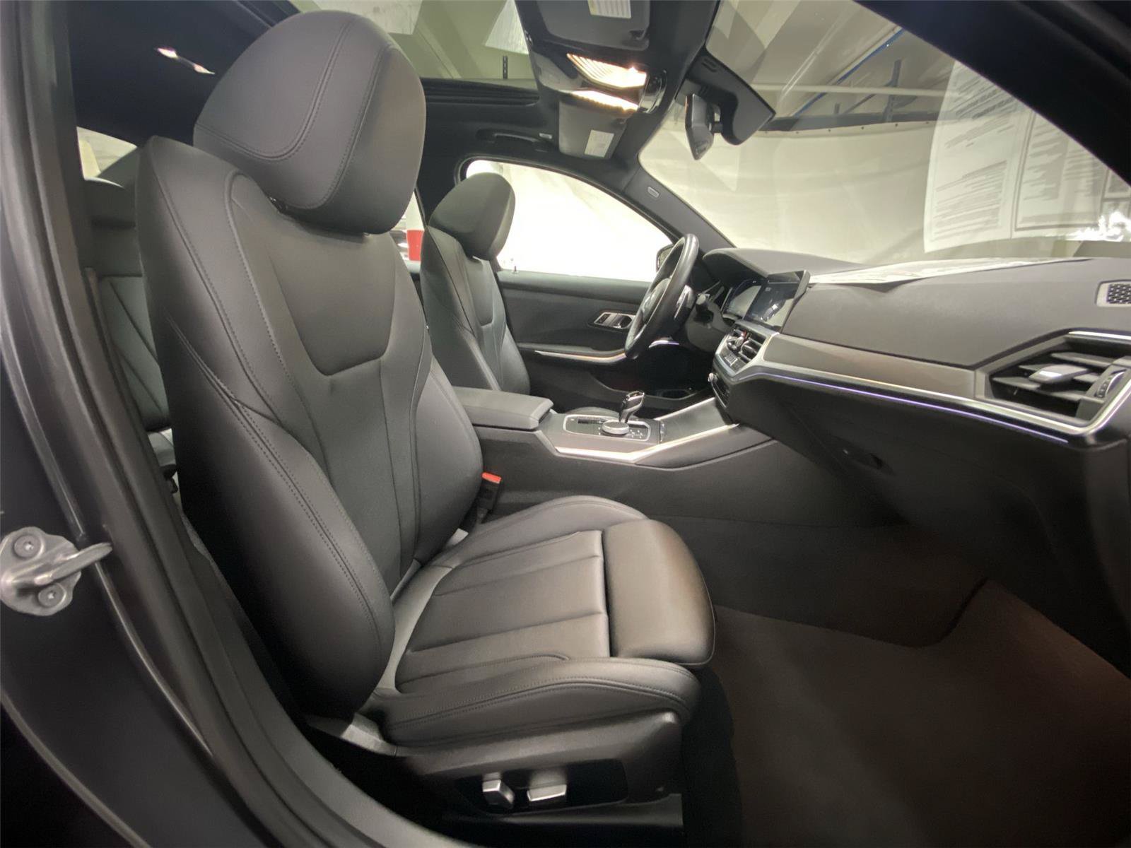 Used 2021 BMW 330e w/ M Sport Package RWD image 30