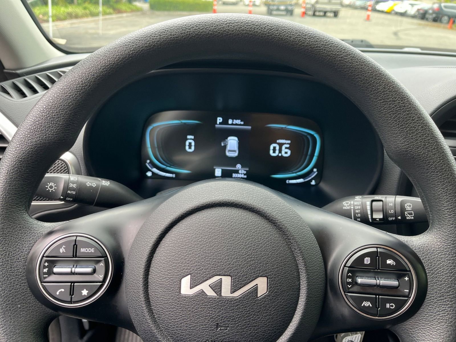 Used 2025 Kia Soul LX w/ LX Technology Package FWD image 25