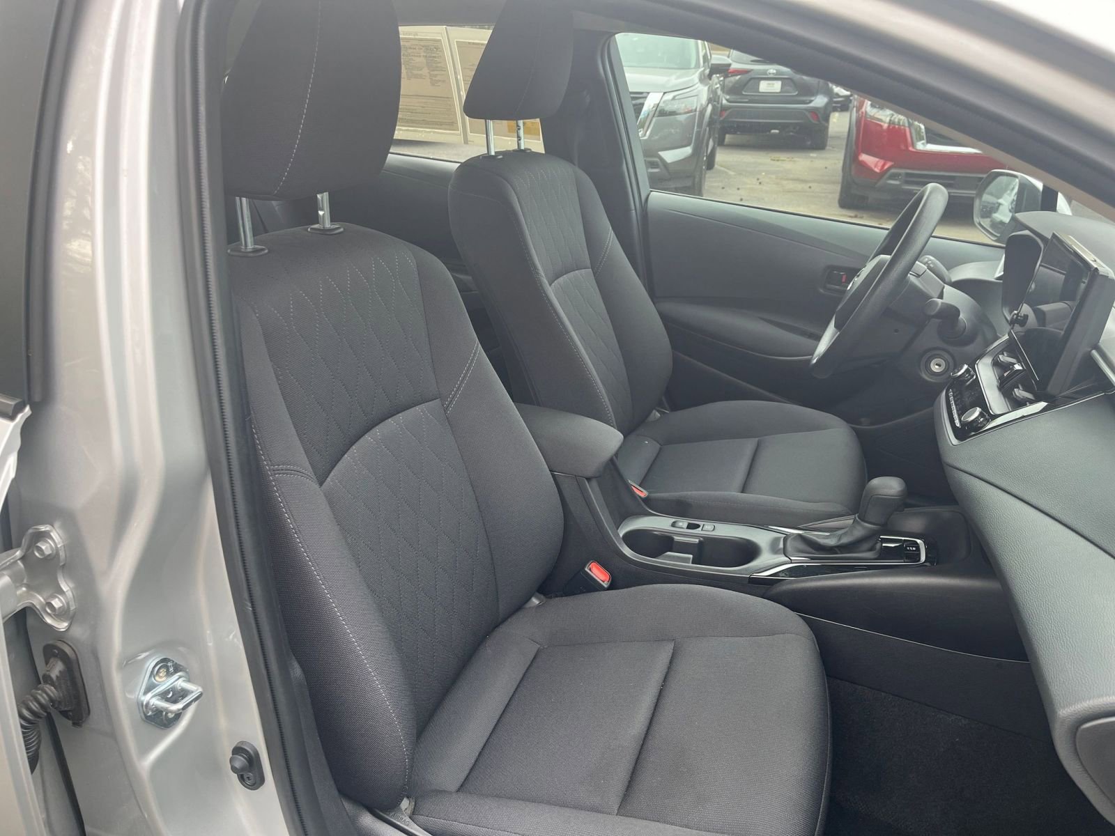 Used 2025 Toyota Corolla LE image 34