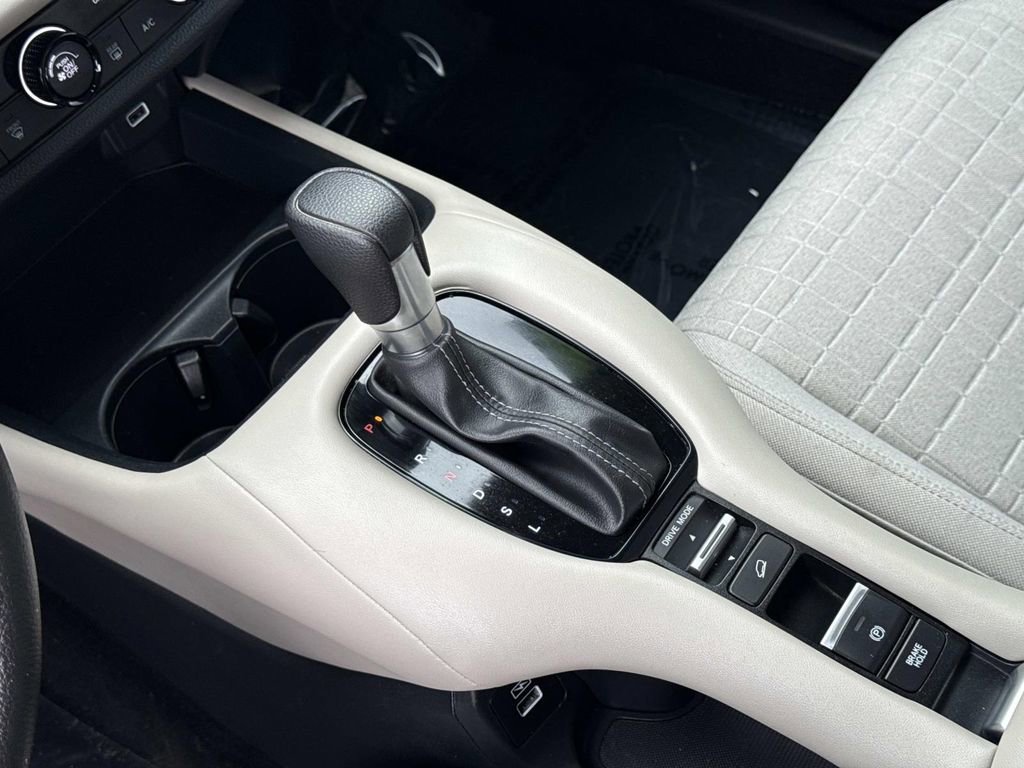 Used 2023 Honda HR-V LX image 24