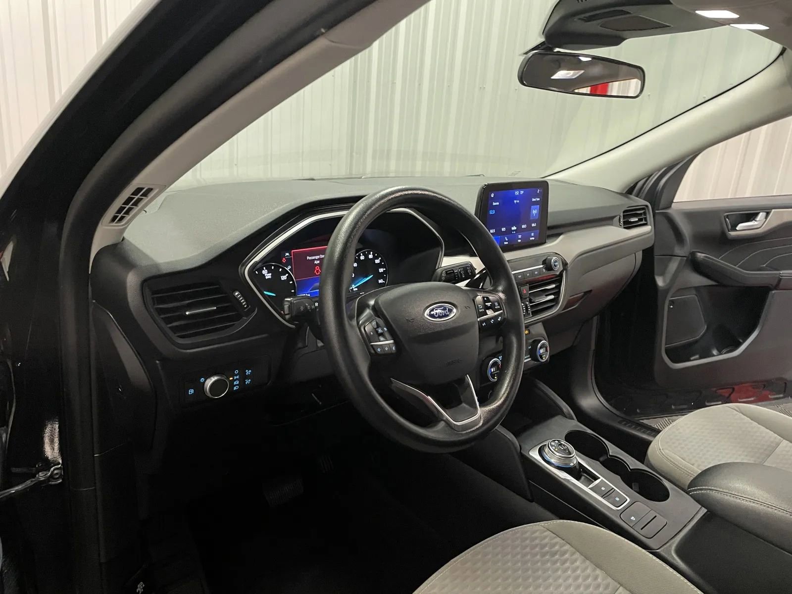 Used 2021 Ford Escape SE image 36