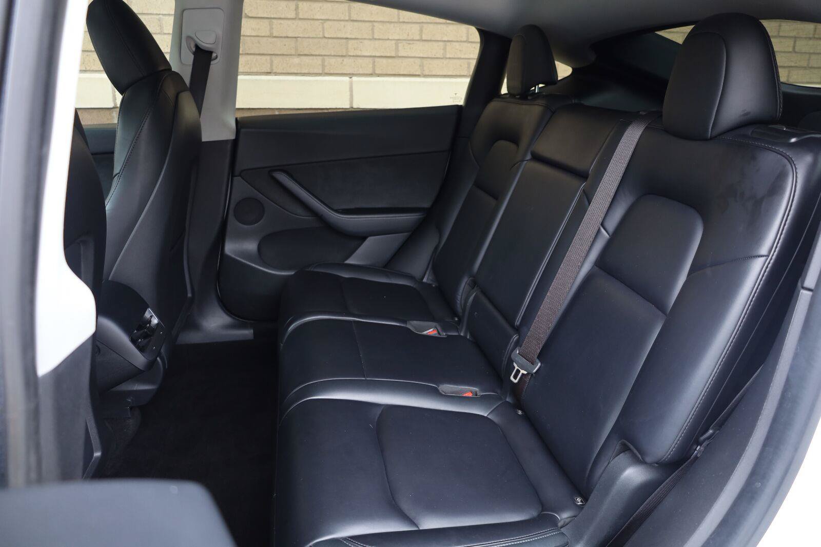 Used 2021 Tesla Model Y Long Range AWD/4WD image 21