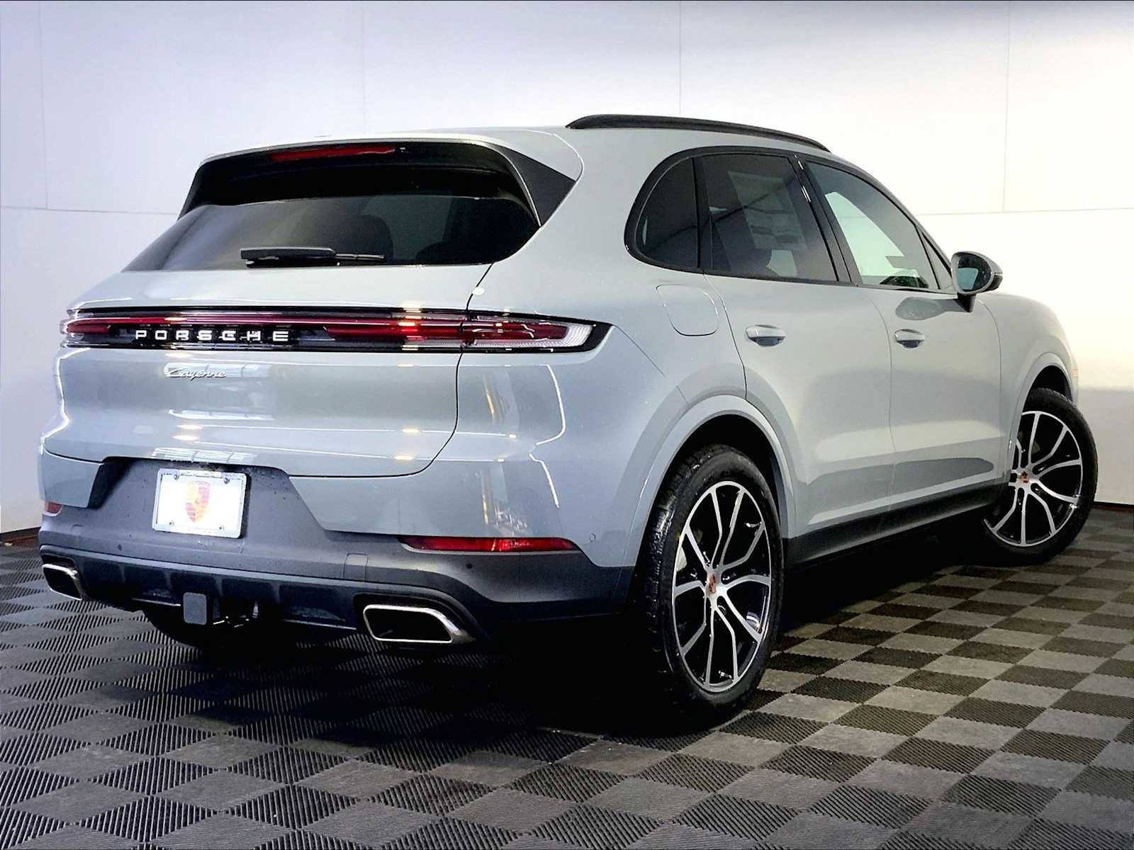 New 2026 Porsche Cayenne image 7