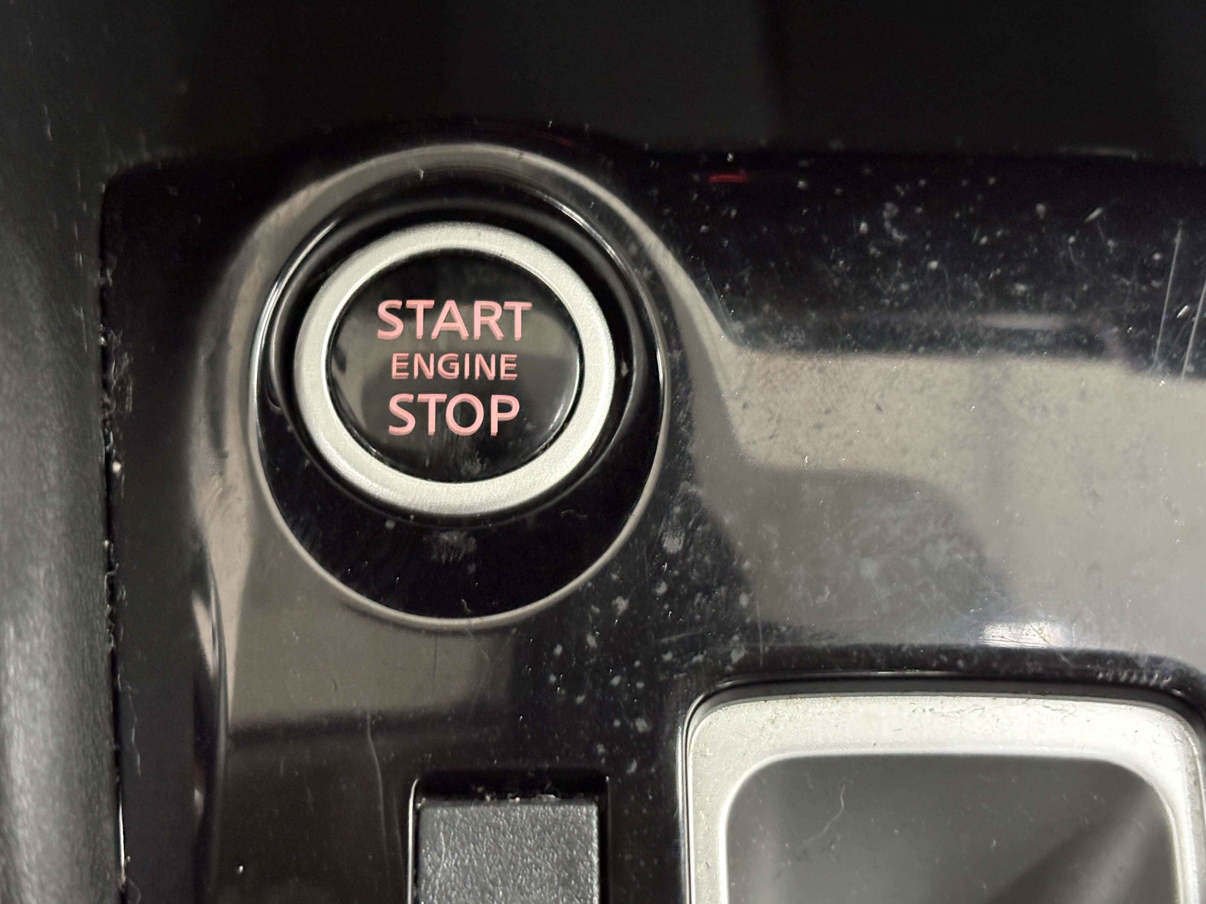 Used 2020 Nissan Kicks SR w/ SR Premium Package FWD image 18