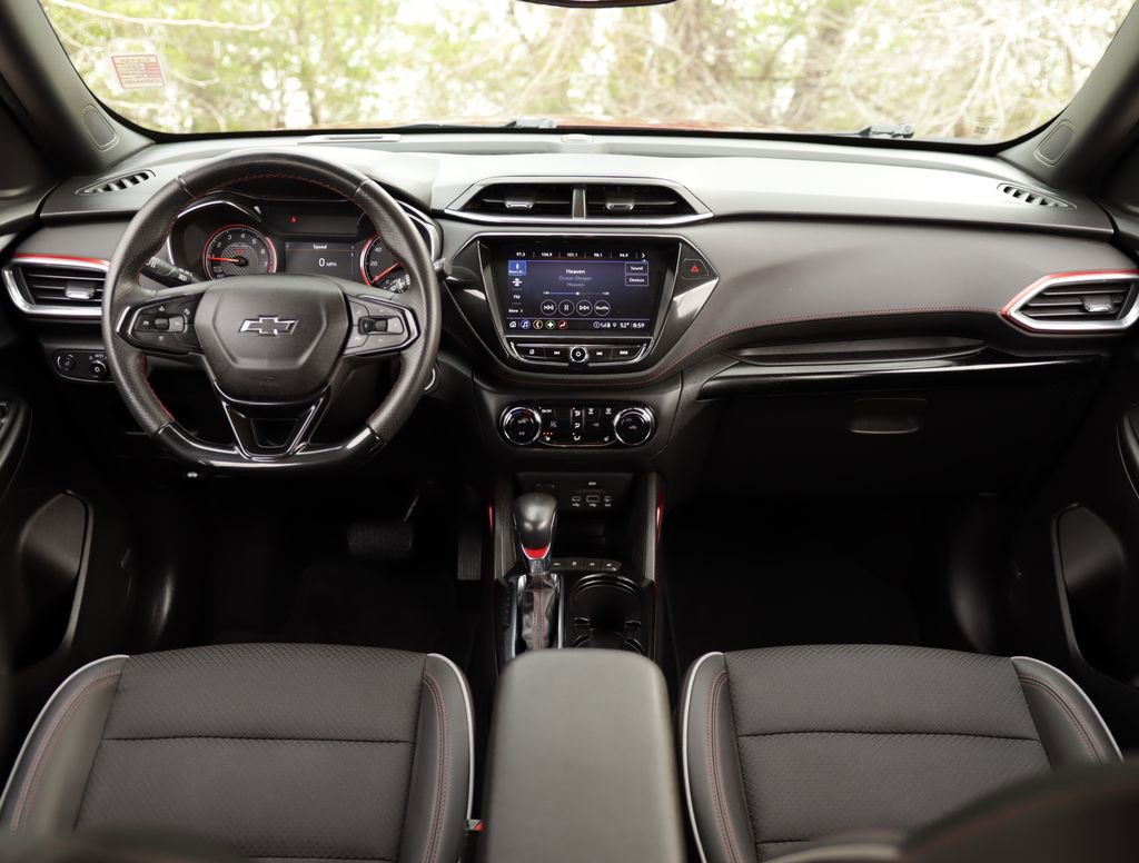 Used 2021 Chevrolet TrailBlazer RS w/ Technology Package FWD image 21