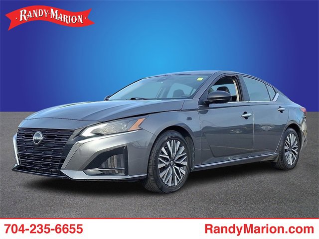 Used 2024 Nissan Altima 2.5 SV