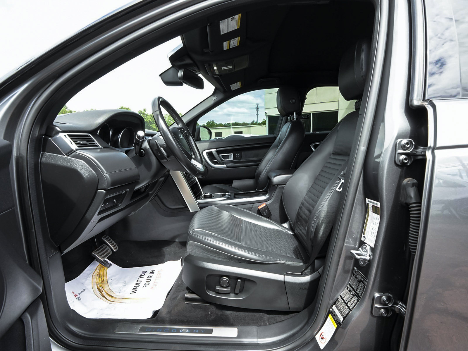 Used 2019 Land Rover Discovery Sport HSE Luxury AWD/4WD image 30