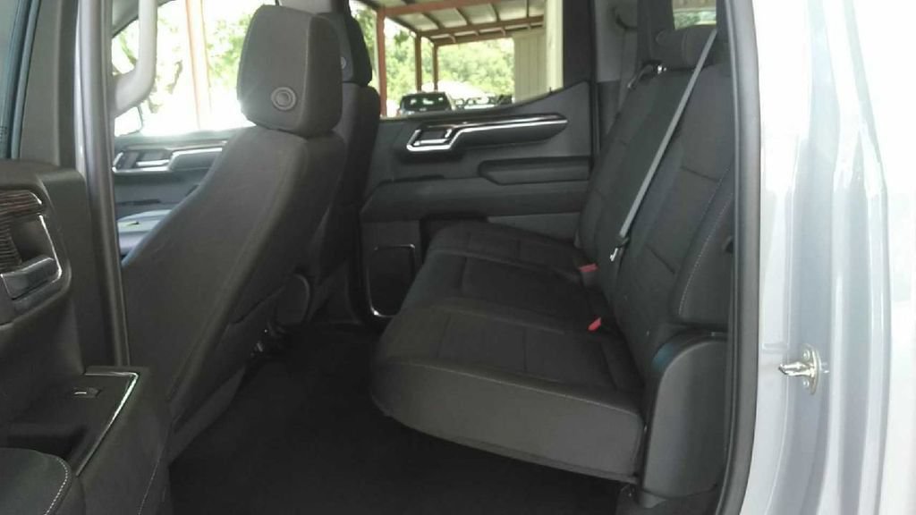 Used 2024 GMC Sierra 1500 SLE RWD image 10
