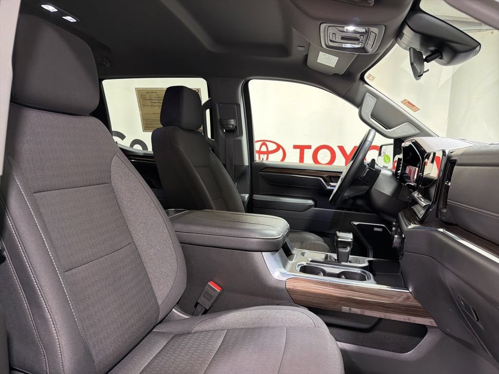 Used 2024 Chevrolet Silverado 1500 RST AWD/4WD image 11