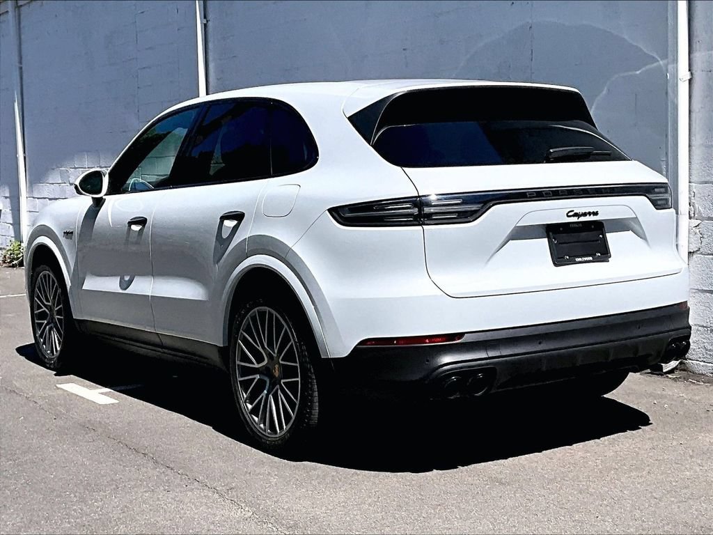Certified 2023 Porsche Cayenne Platinum Edition AWD/4WD image 3