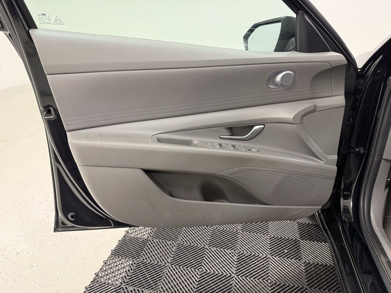 Used 2021 Hyundai Elantra SEL FWD image 7
