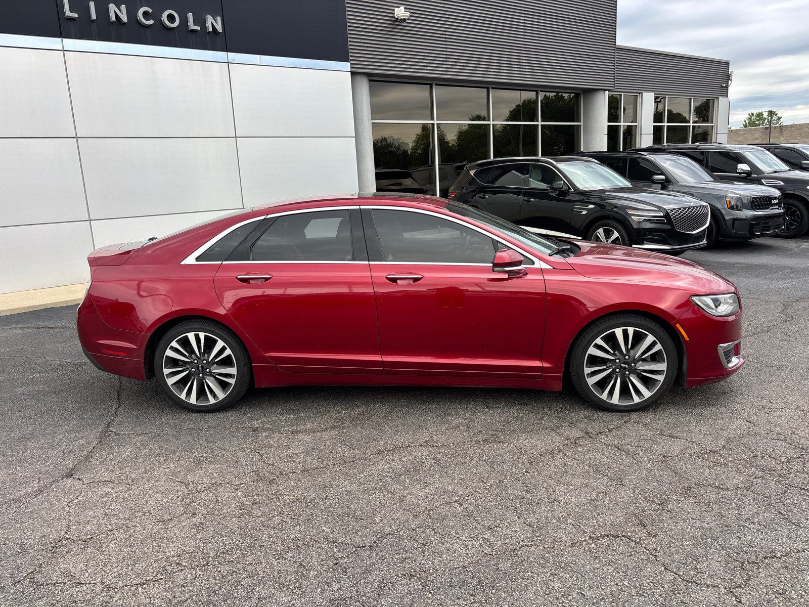 Used 2017 Lincoln MKZ Select FWD image 8
