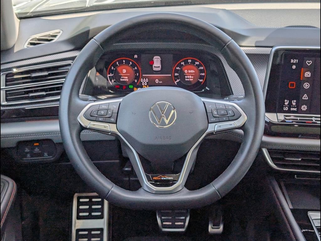 Used 2024 Volkswagen Atlas Peak Edition SE AWD/4WD image 13