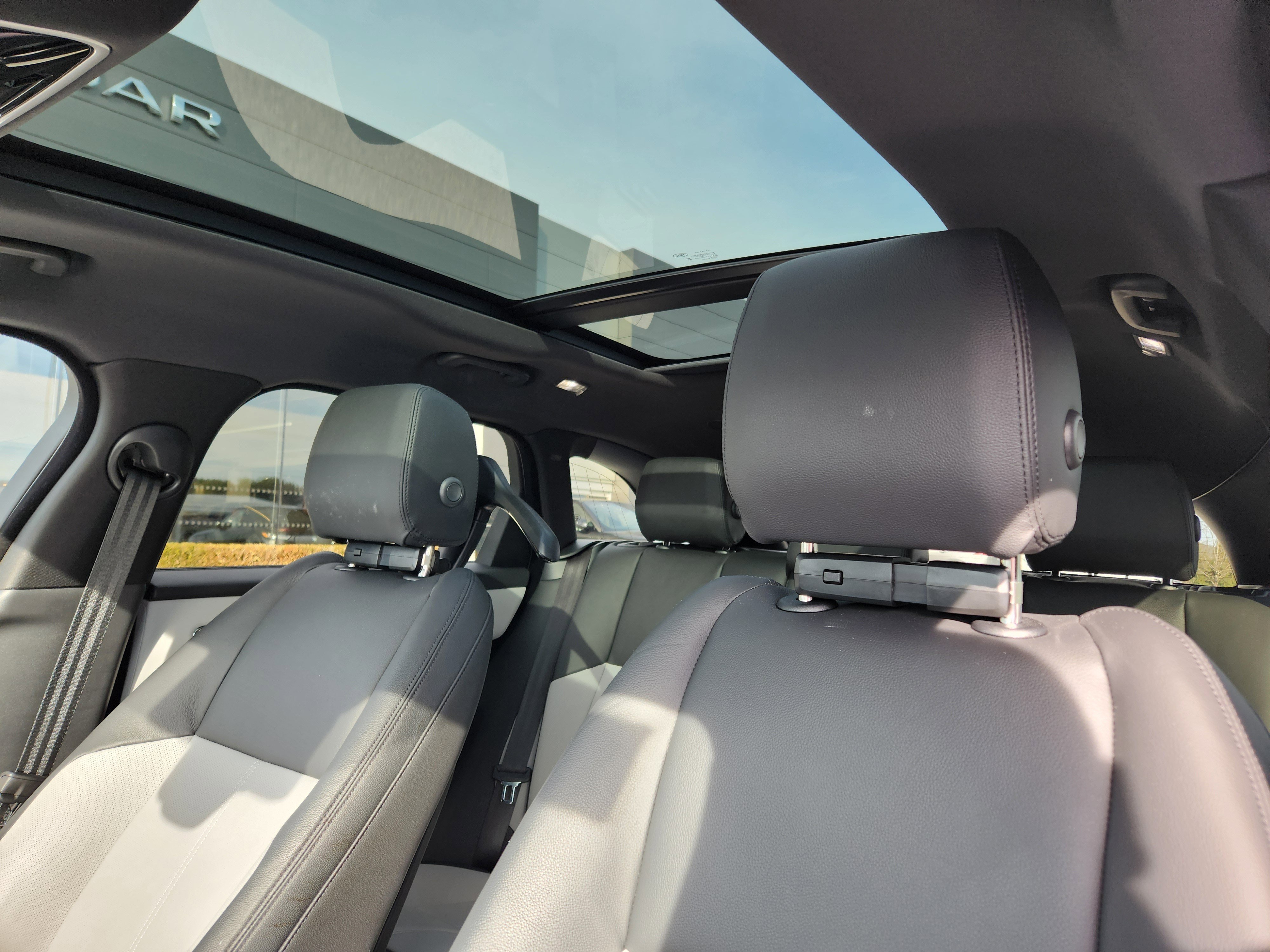 Certified 2026 Land Rover Range Rover Velar Dynamic SE image 12