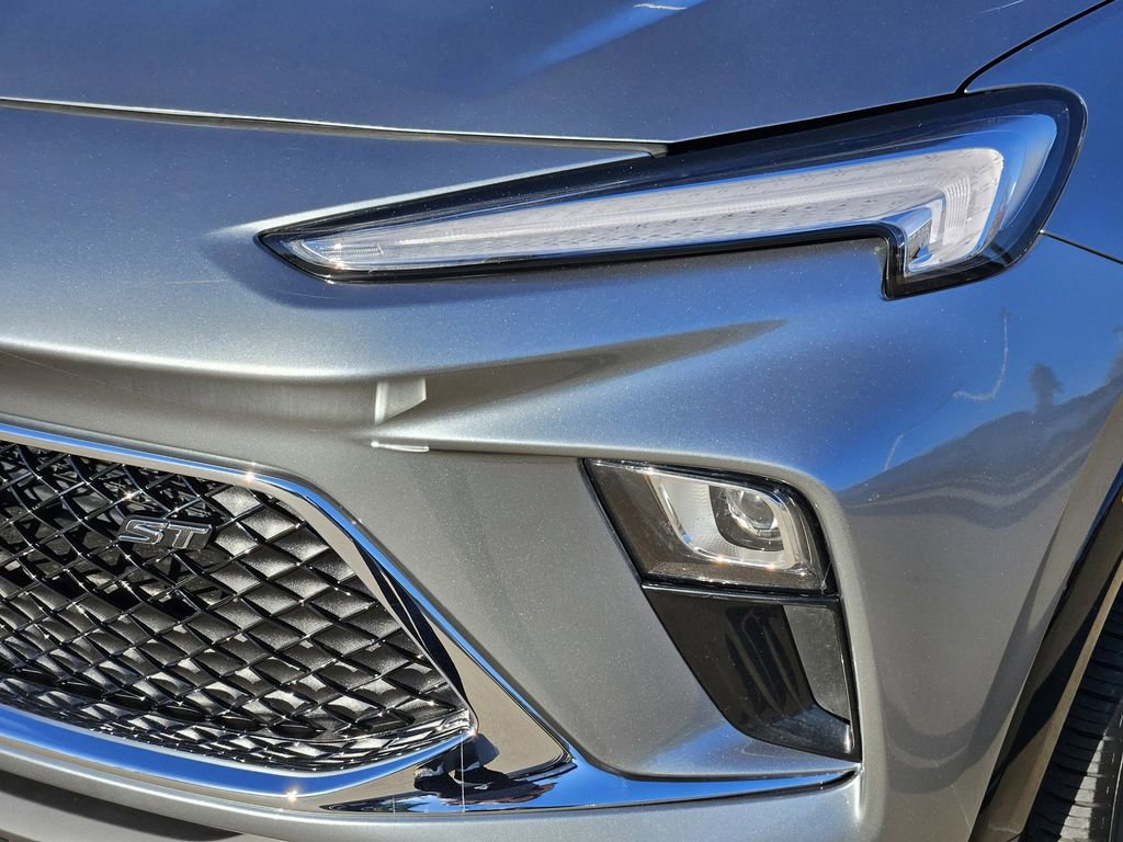 Used 2024 Buick Encore GX Sport Touring image 13