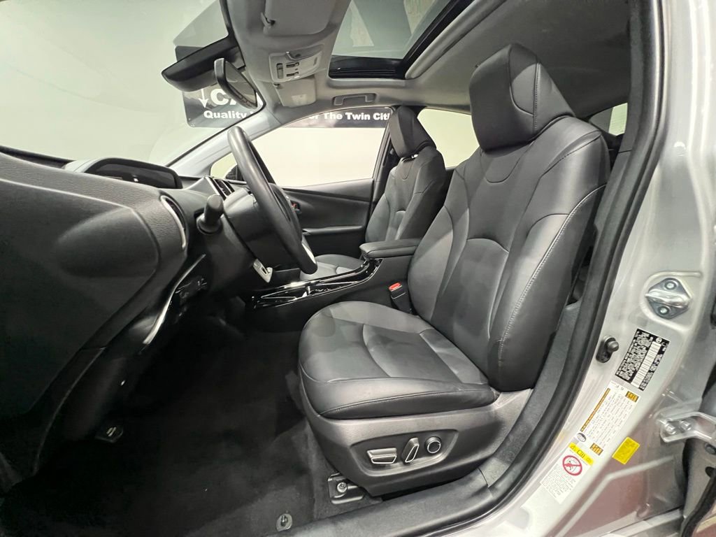 Used 2017 Toyota Prius Four w/ Advanced Technology Package image 24