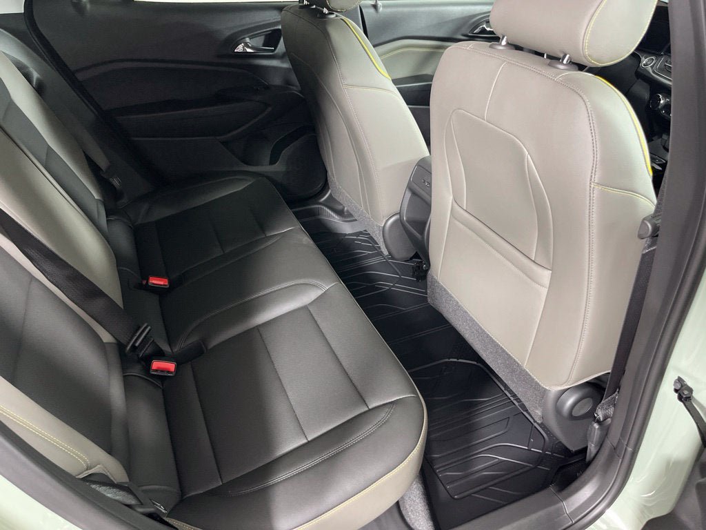 New 2026 Chevrolet Trax ACTIV w/ Sunroof Package FWD image 16