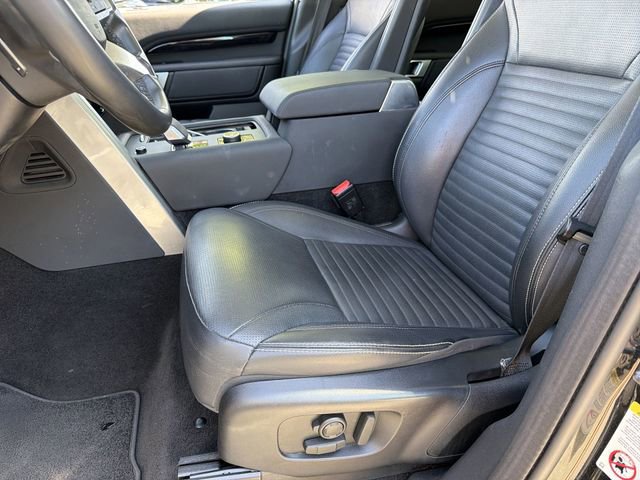 Used 2024 Land Rover Discovery S AWD/4WD image 22