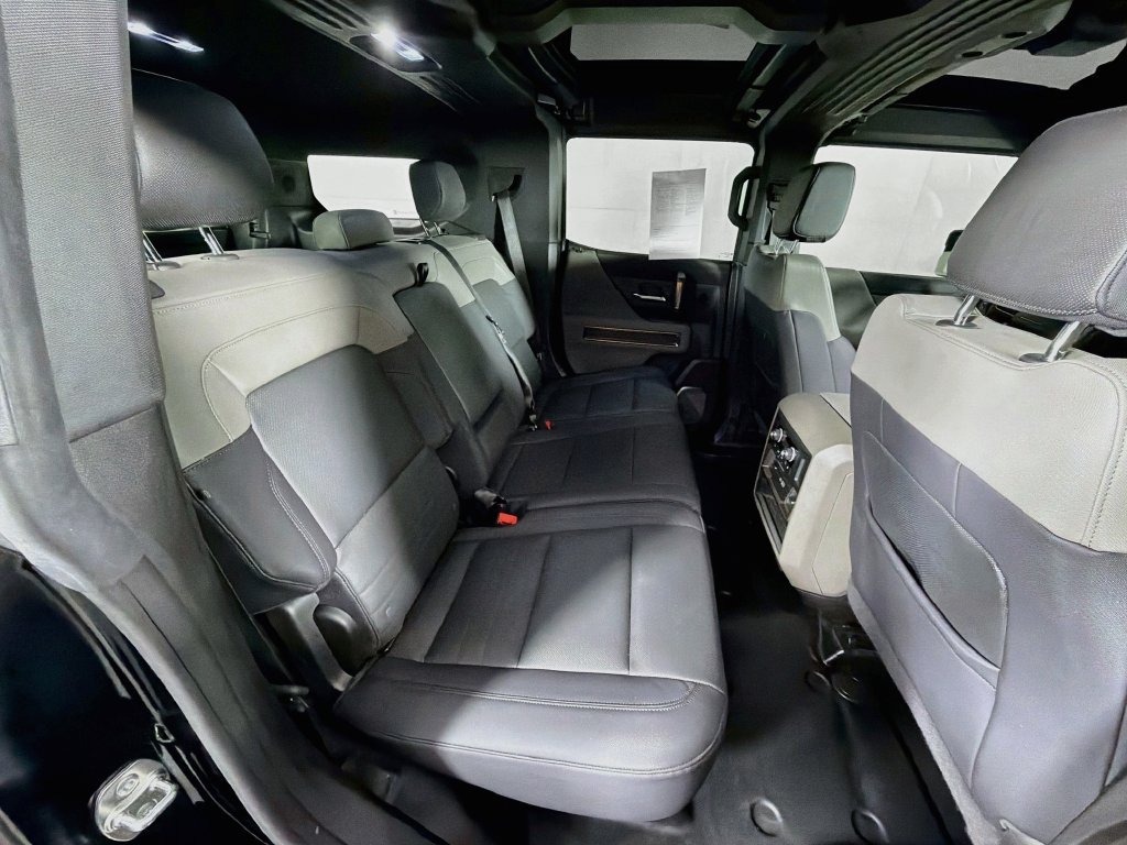 Used 2025 GMC Hummer EV 3X w/ LPO, Illumination Package AWD/4WD image 28