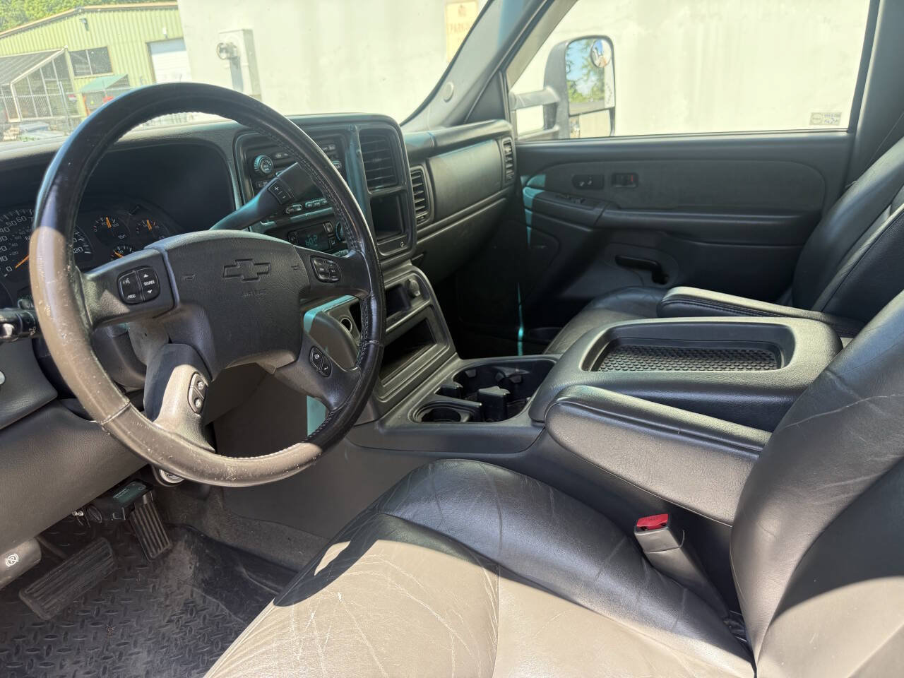 Used 2003 Chevrolet Silverado 2500 LT w/ Skid Plate Package AWD/4WD image 8
