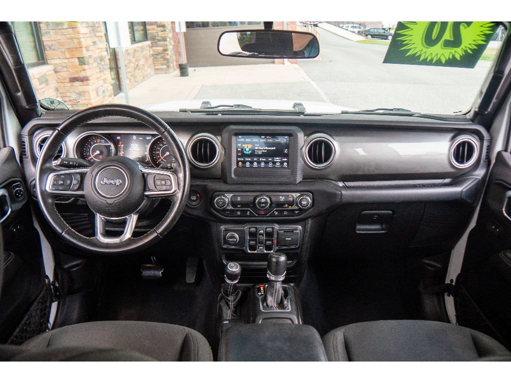 Used 2020 Jeep Gladiator Overland w/ Safety Group AWD/4WD image 13