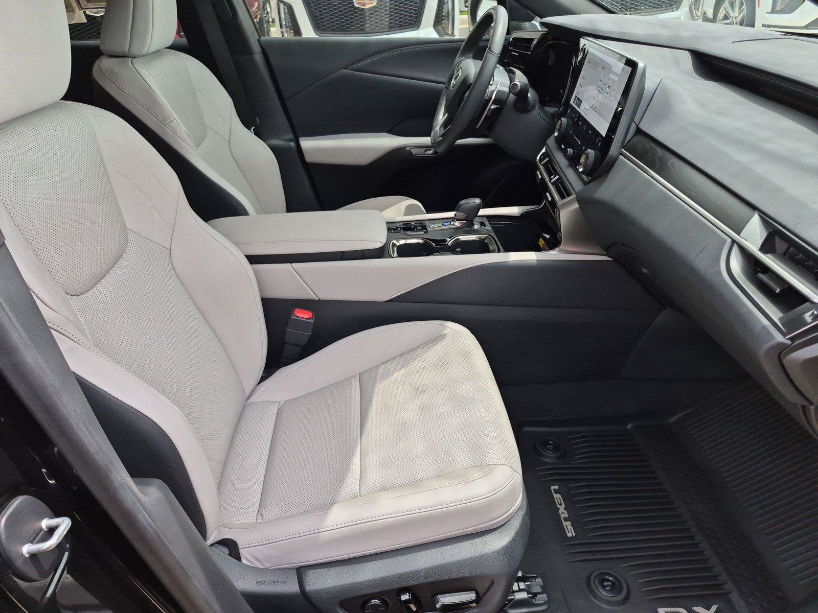 Used 2025 Lexus RX 350 Premium w/ Convenience Package FWD image 25