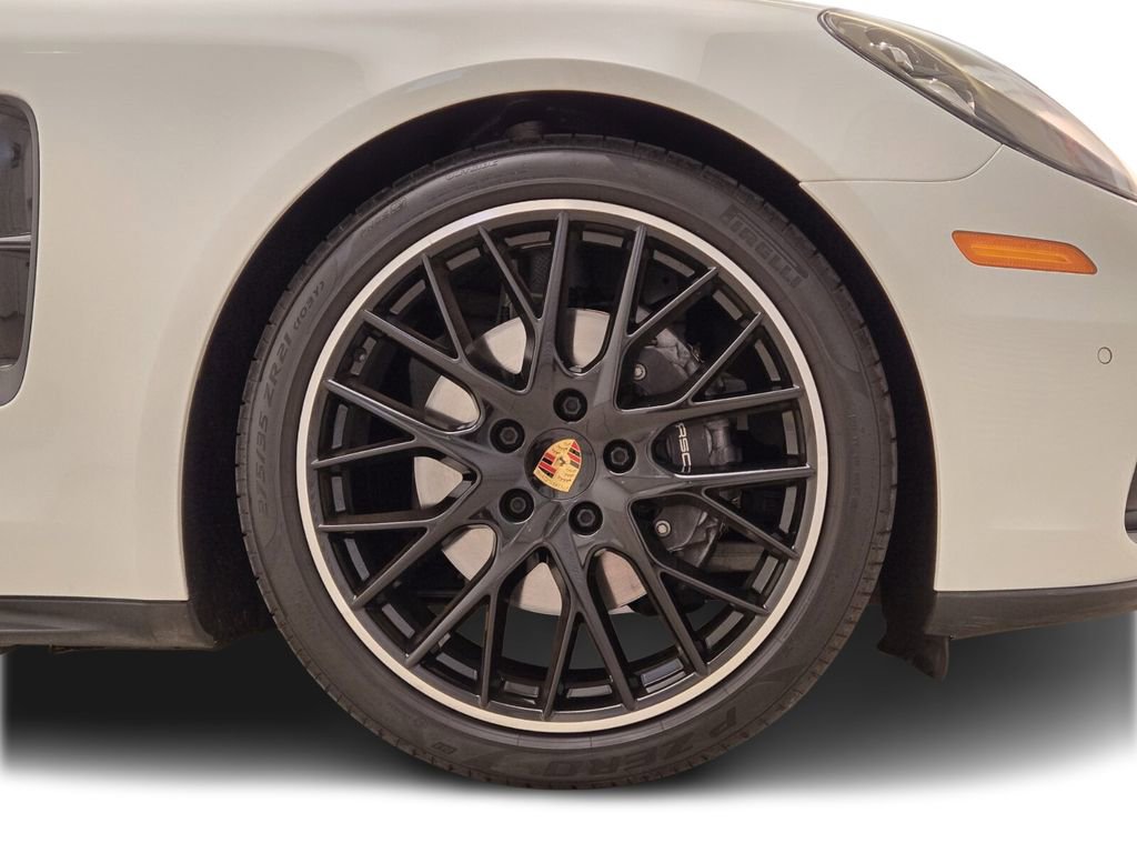 Used 2020 Porsche Panamera 4 image 8