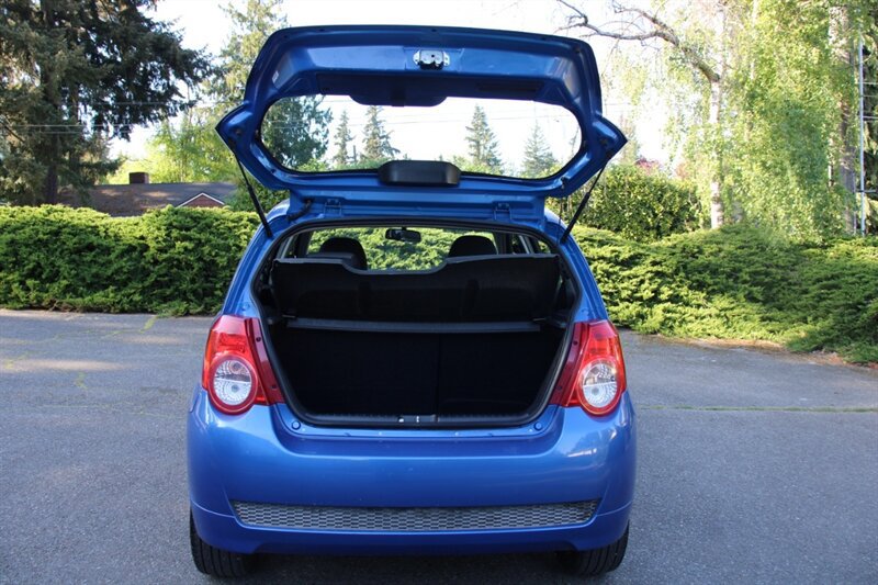 Used 2010 Chevrolet Aveo5 LS FWD image 17