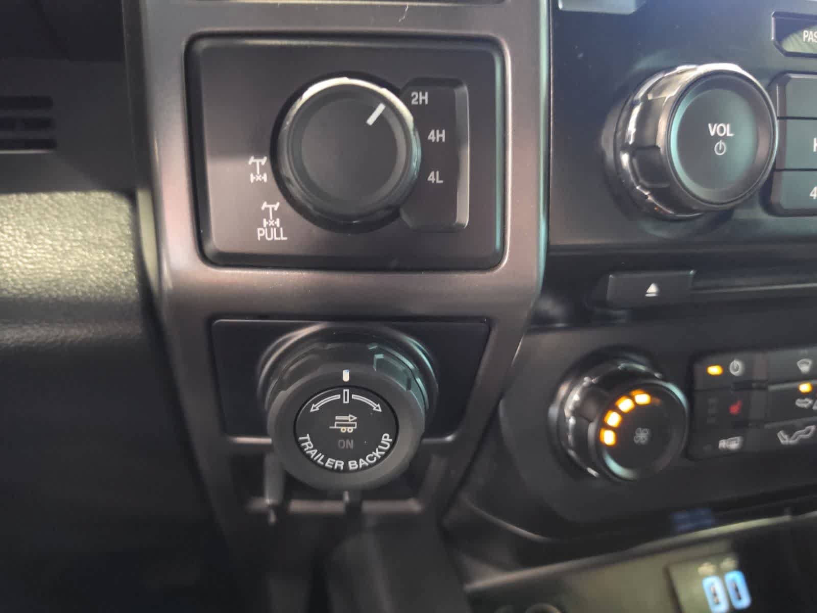 Used 2016 Ford F150 XLT w/ Equipment Group 302A Luxury AWD/4WD image 25