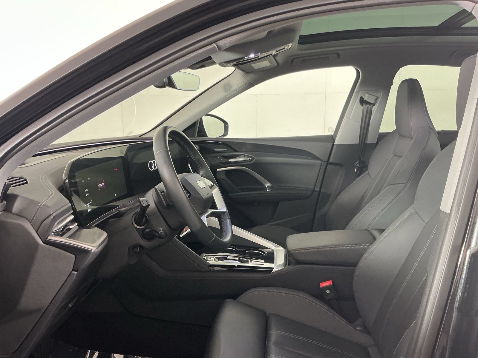 Used 2025 Audi Q5 Premium Plus w/ Premium Plus AWD/4WD image 11