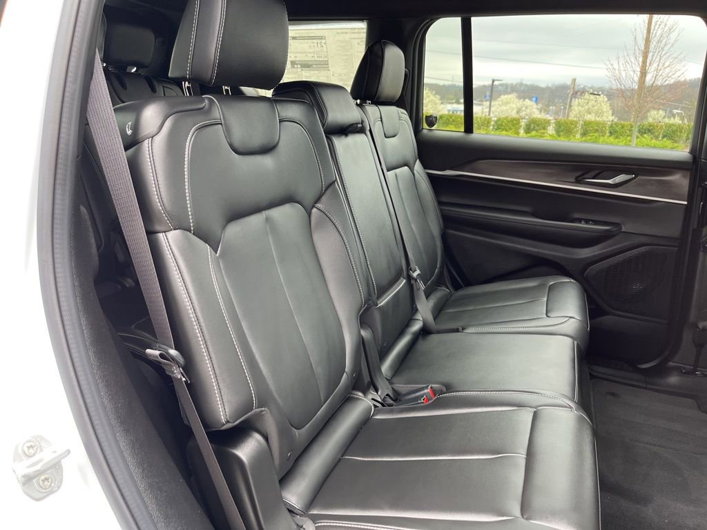 New 2025 Jeep Grand Cherokee L Limited image 25