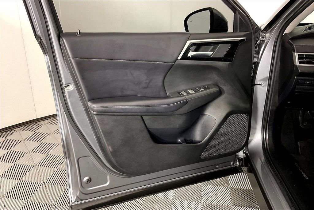 Used 2024 Mitsubishi Outlander SE FWD image 25