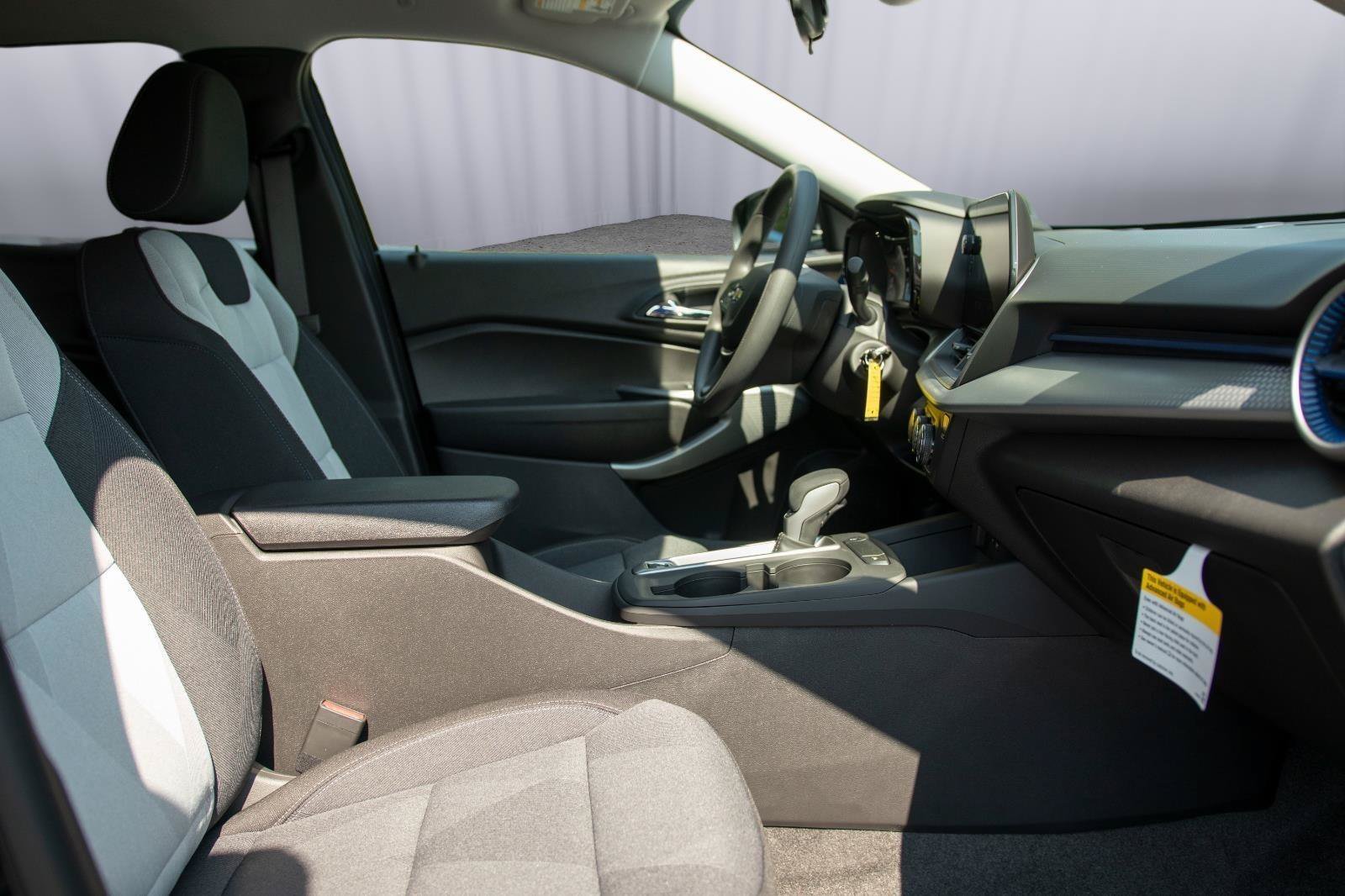 New 2026 Chevrolet Trax LS w/ LS Convenience Package FWD image 23