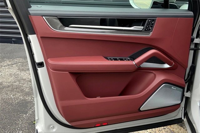 New 2025 Porsche Cayenne GTS image 27