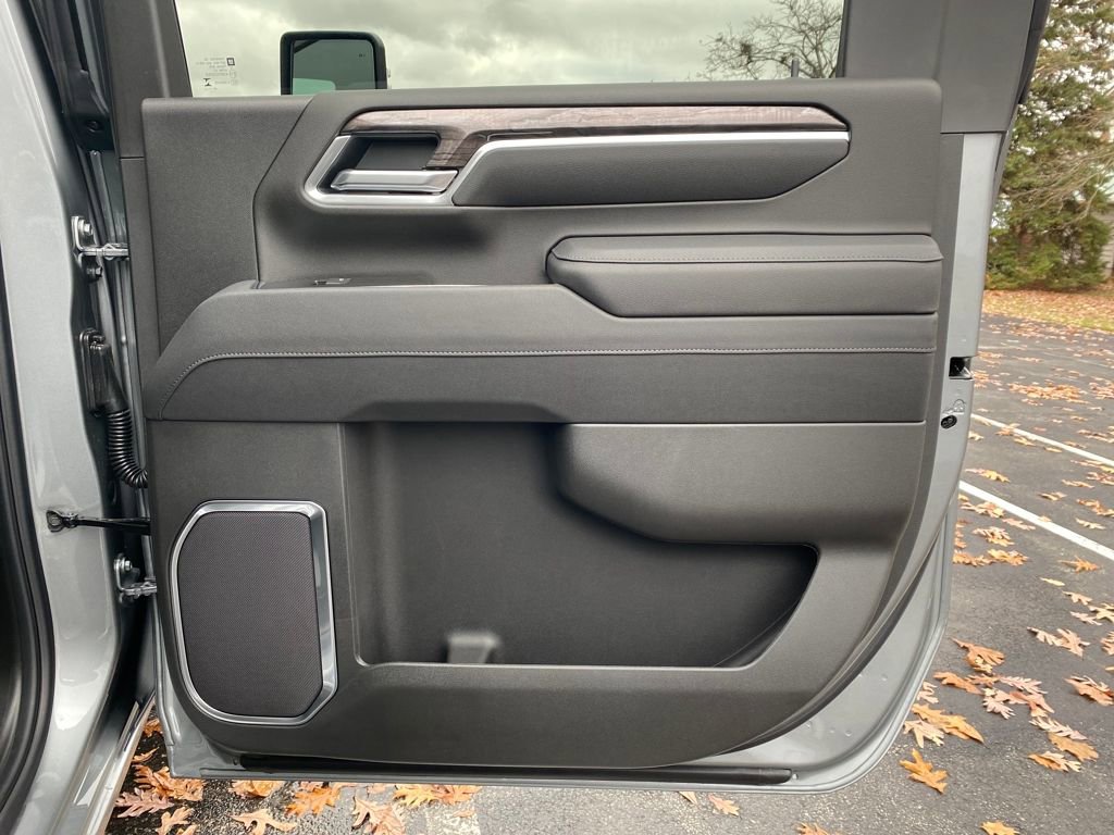 New 2026 Chevrolet Silverado 3500 LTZ w/ LTZ Premium Package image 13