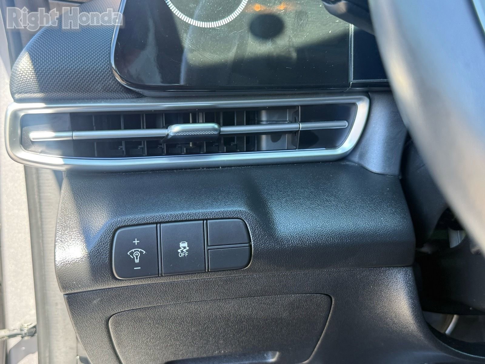 Used 2025 Hyundai Elantra SEL image 15