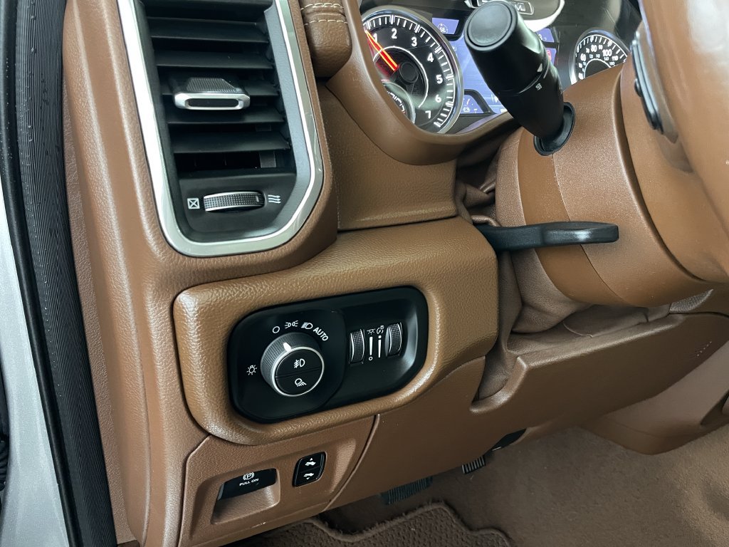 Used 2019 RAM 1500 Laramie RWD image 31