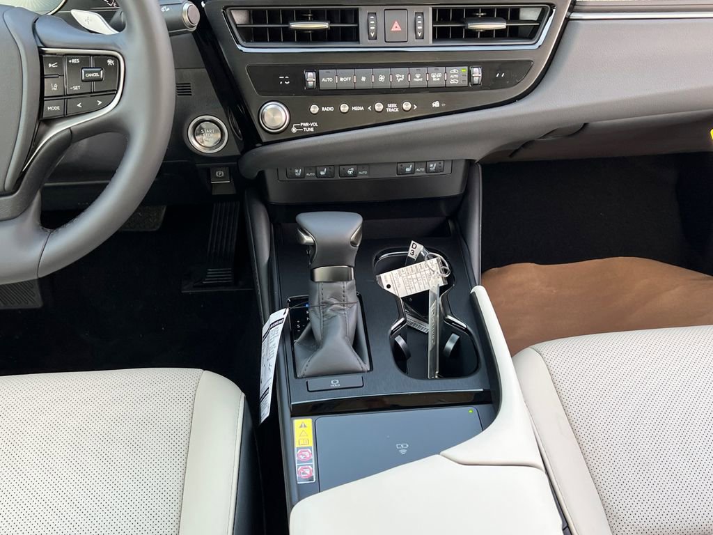 New 2025 Lexus ES 350 w/ Premium Package image 10