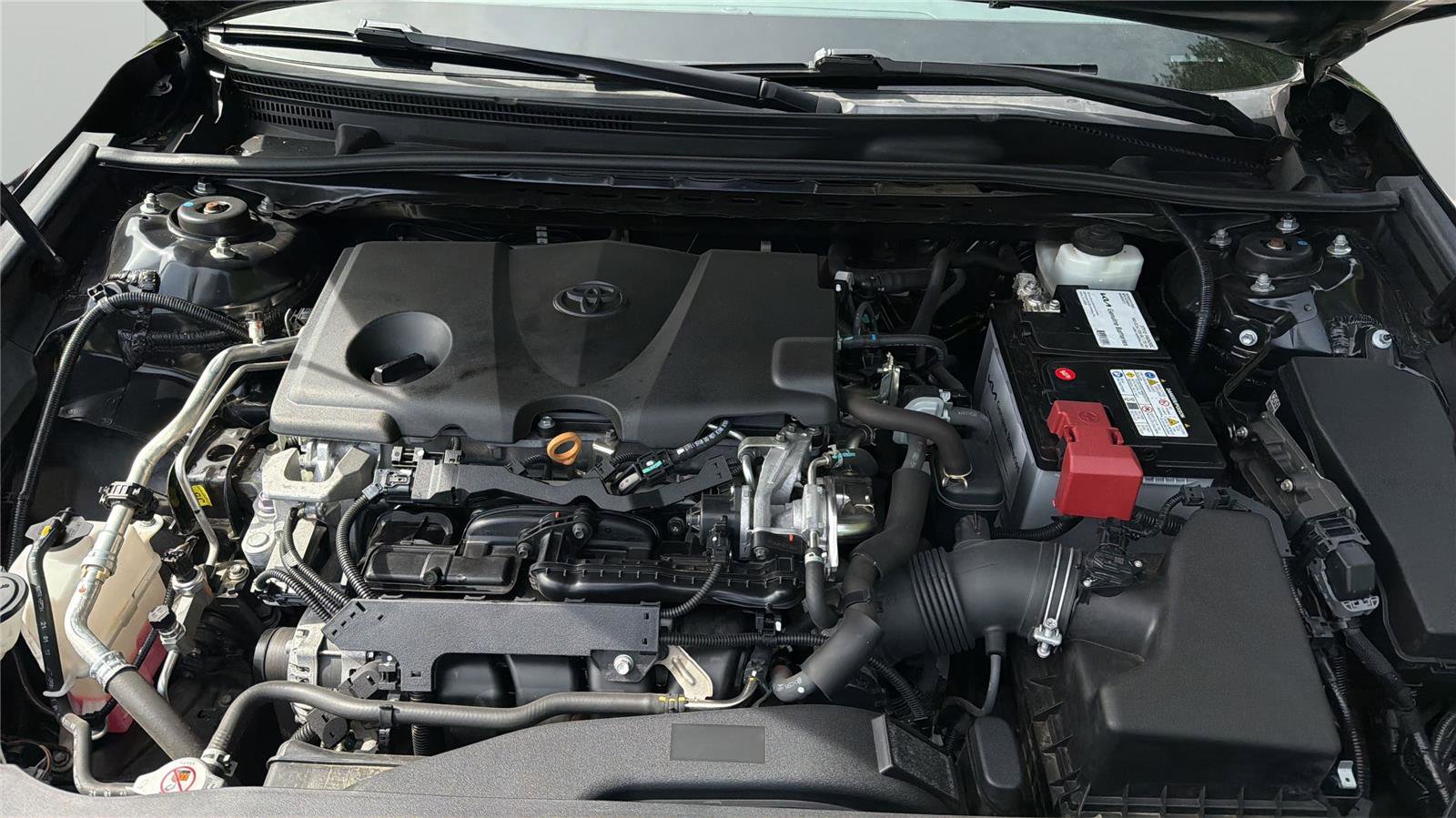 Used 2019 Toyota Camry SE FWD image 9