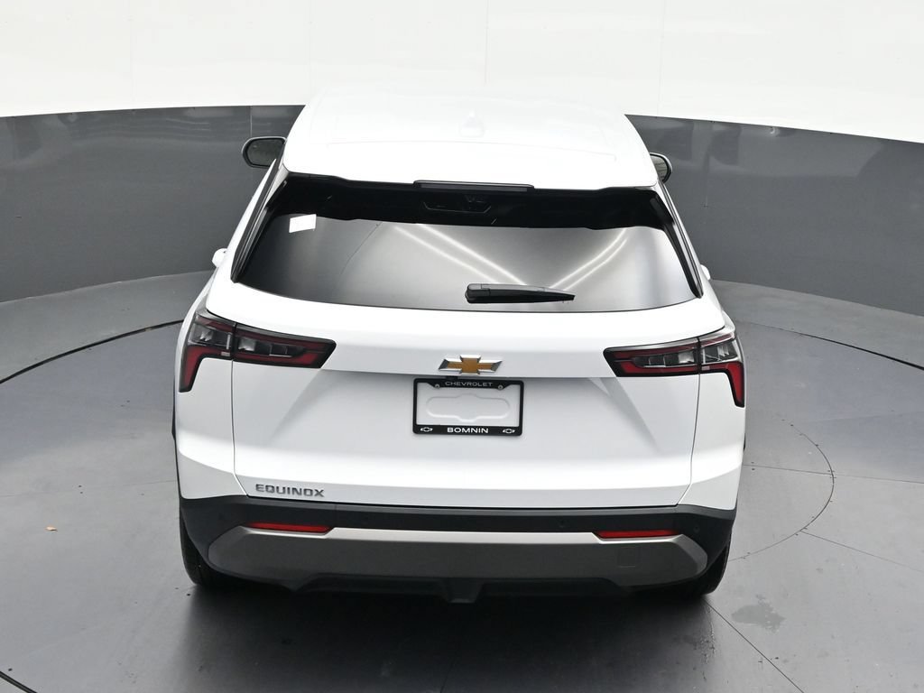 Used 2026 Chevrolet Equinox LT w/ Safety and Technology Package FWD image 18