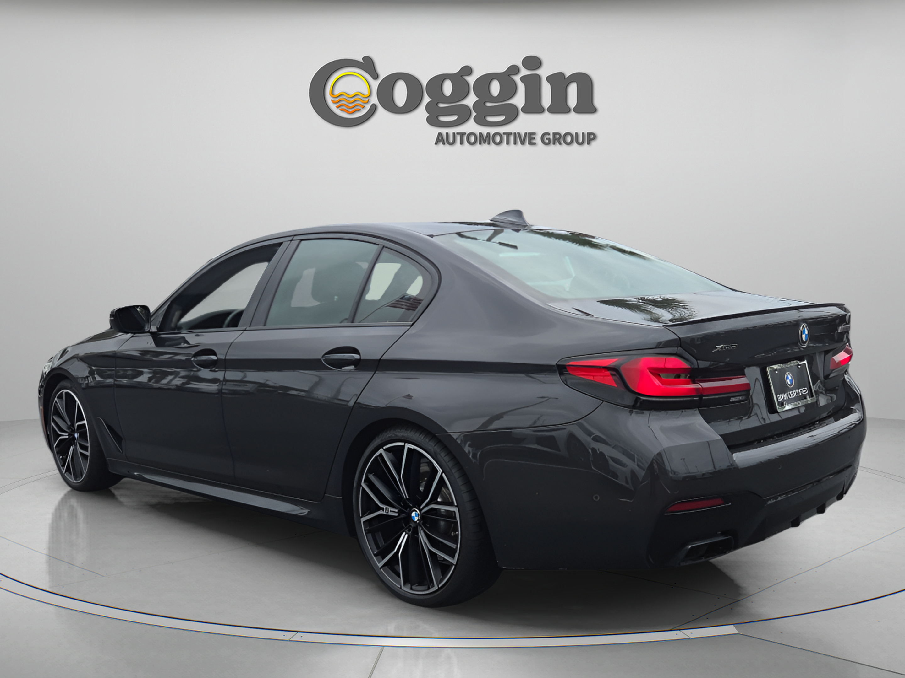 Certified 2023 BMW M550i xDrive AWD/4WD image 3