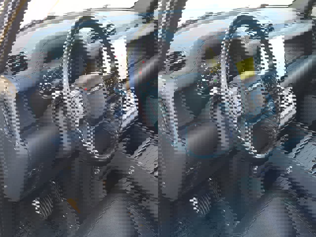 Used 2024 Land Rover Defender 130 X-Dynamic SE image 10