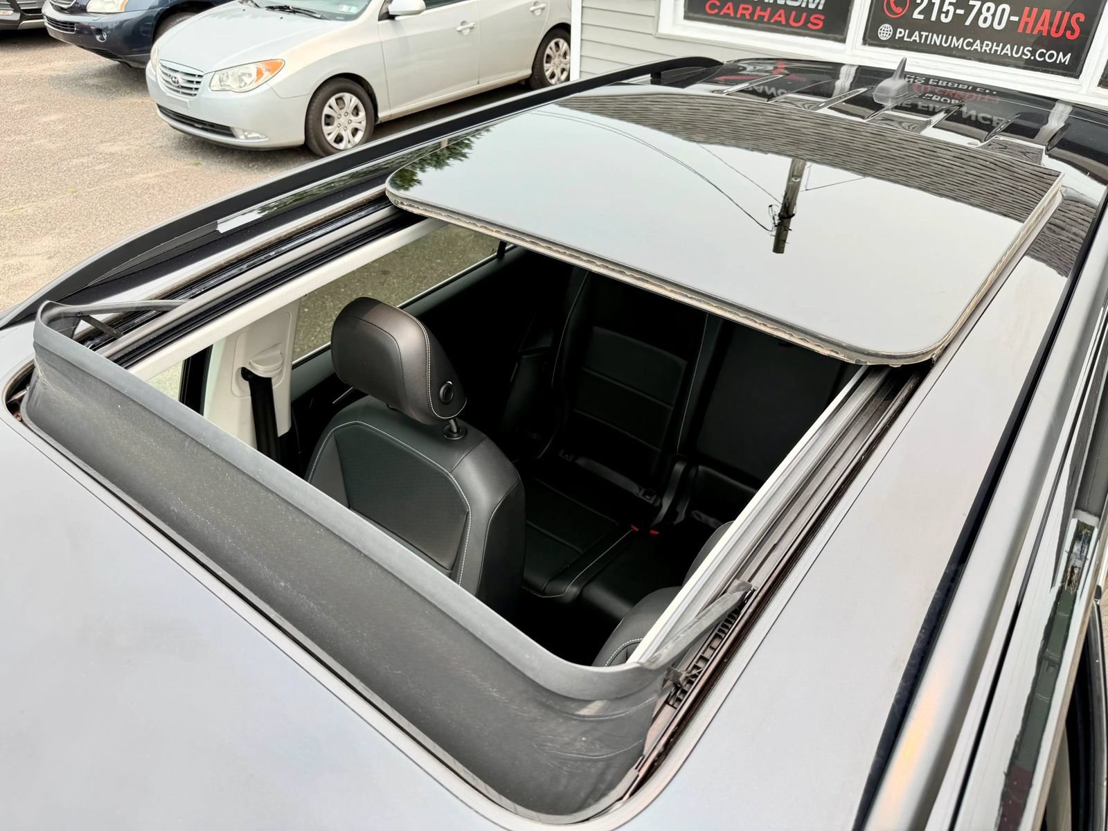 Used 2021 Volkswagen Tiguan SE w/ Panoramic Sunroof Package AWD/4WD image 21