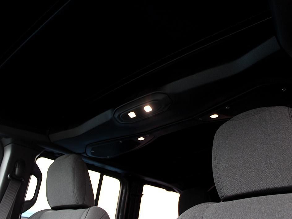 Used 2024 Jeep Wrangler Unlimited Rubicon w/ XTREMEE 35" Tire Package image 32