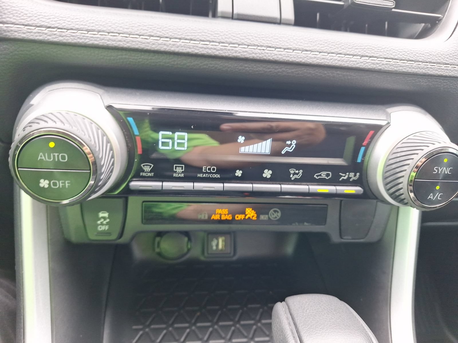 Used 2024 Toyota RAV4 AWD Hybrid image 26