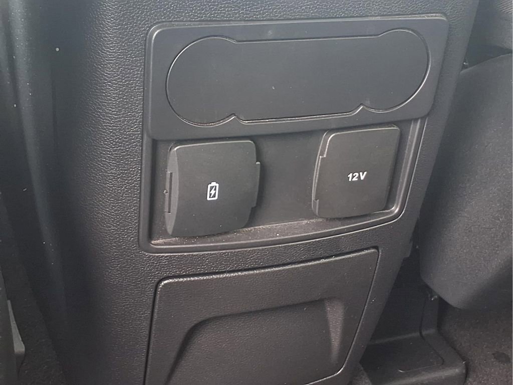 Used 2023 Ford Explorer XLT AWD/4WD image 20