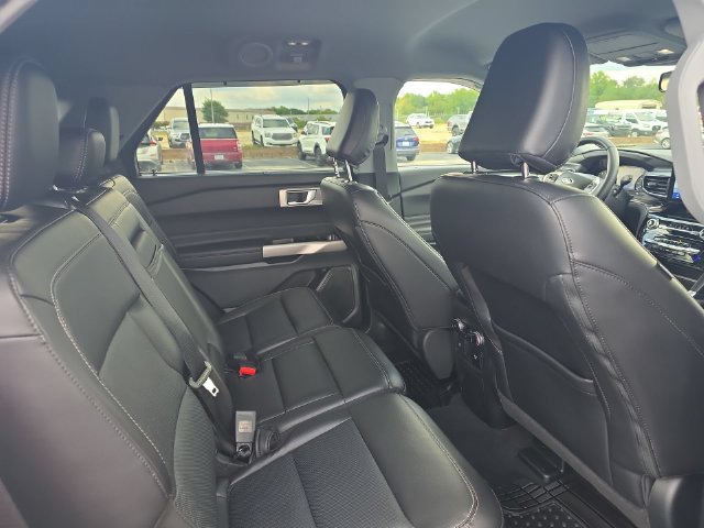 Used 2023 Ford Explorer Limited w/ Equipment Group 301A RWD image 12