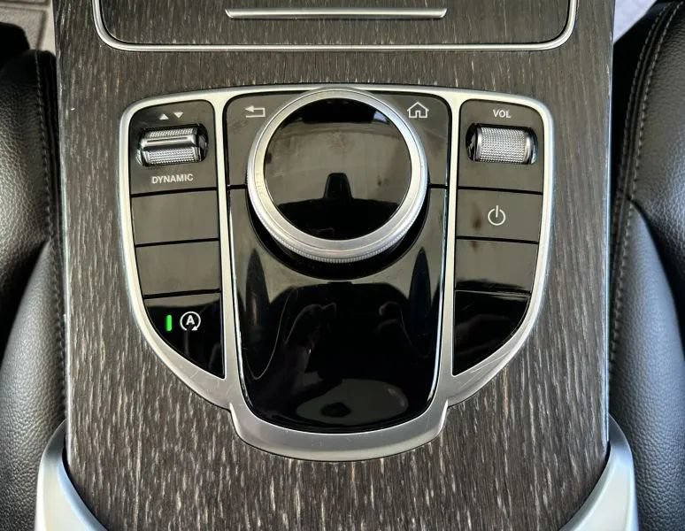 Used 2019 Mercedes-Benz C 300 4MATIC Sedan image 36