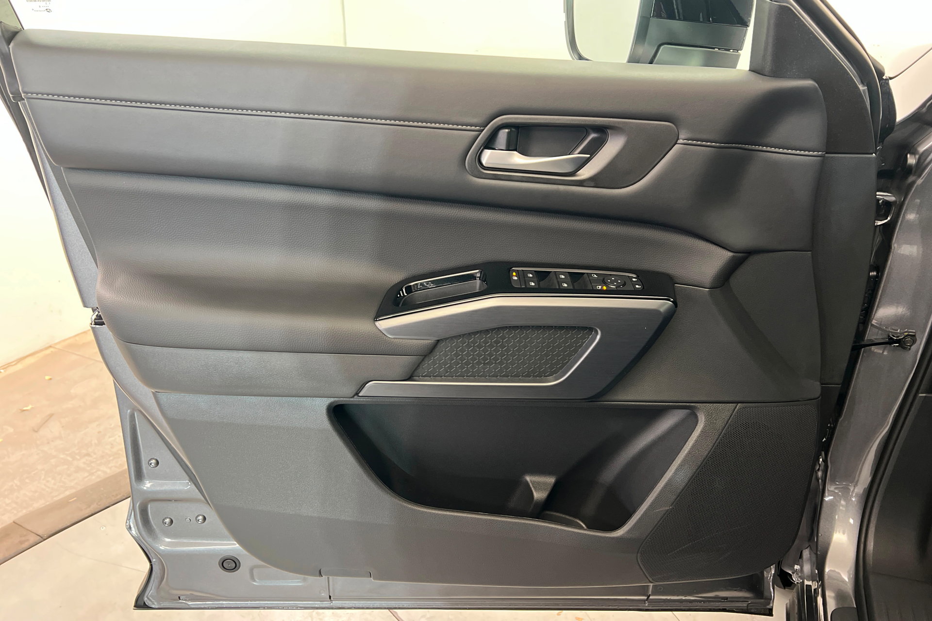 New 2026 Nissan Pathfinder SL image 14