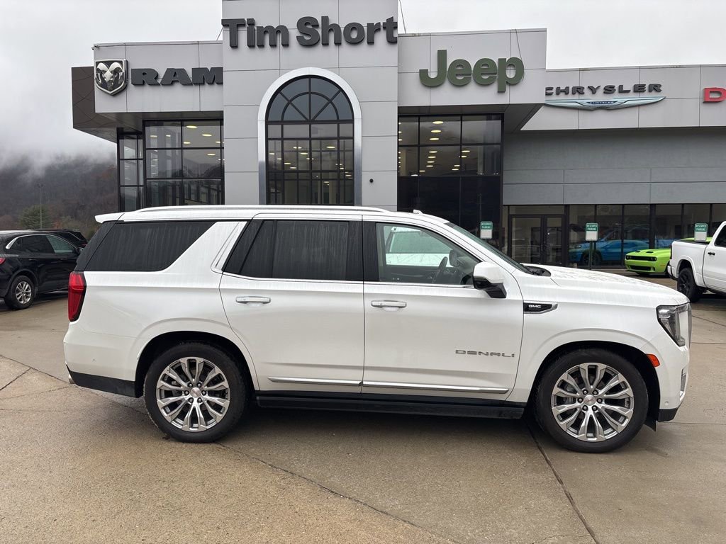 Used 2023 GMC Yukon Denali w/ Denali Reserve Package image 4